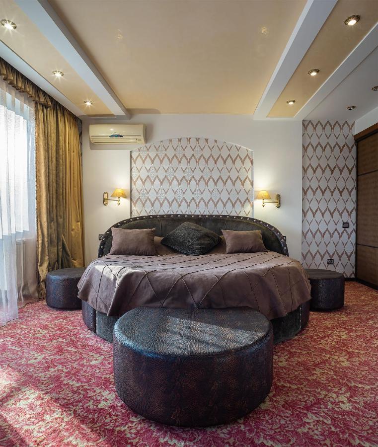 Eurohotel Лвив Екстериор снимка