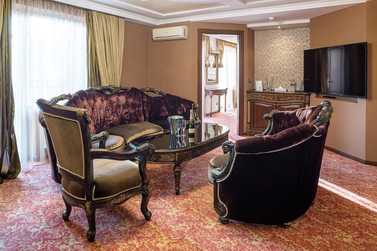 Eurohotel Лвив Екстериор снимка