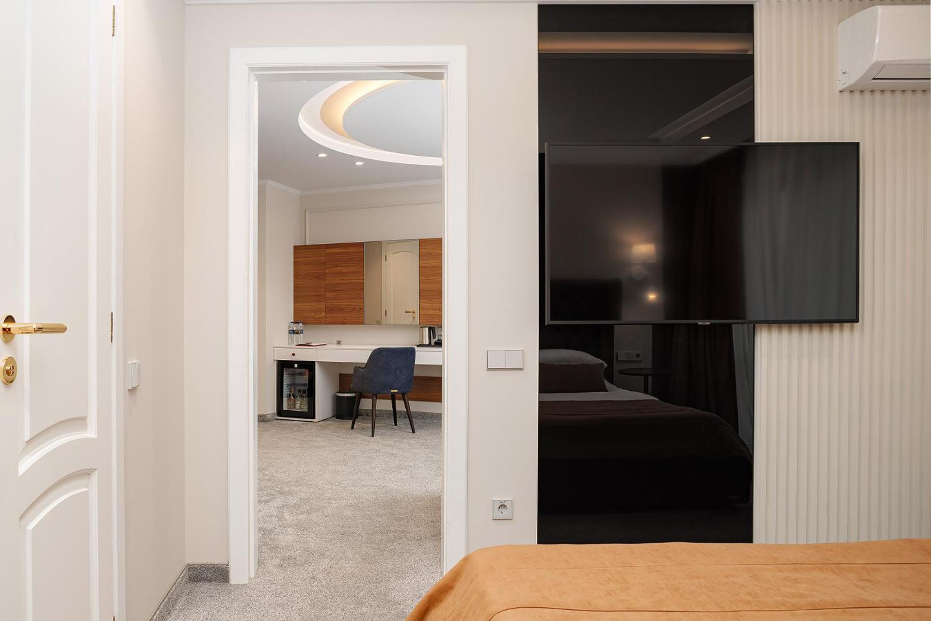 Eurohotel Лвив Екстериор снимка