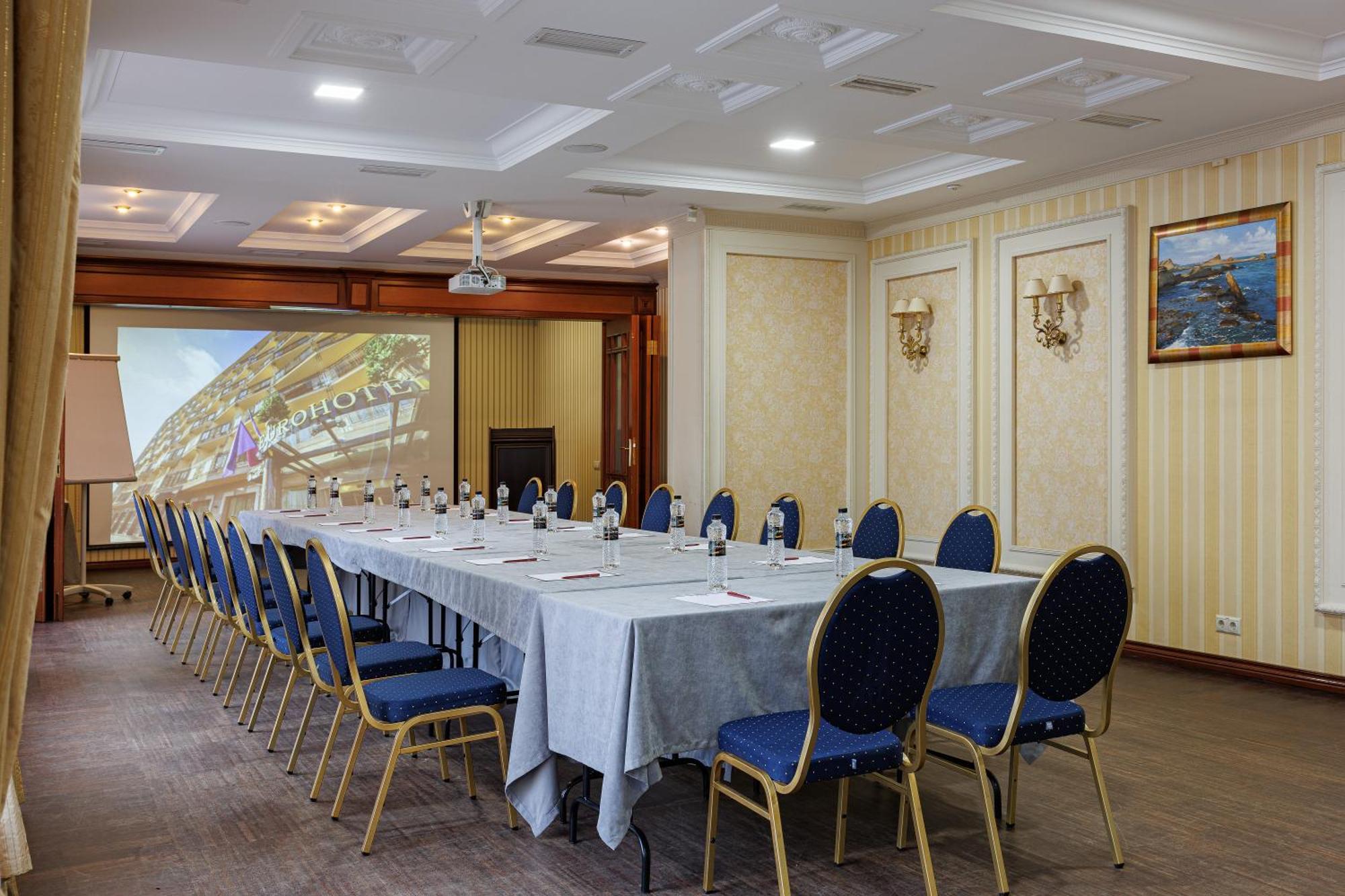 Eurohotel Лвив Екстериор снимка
