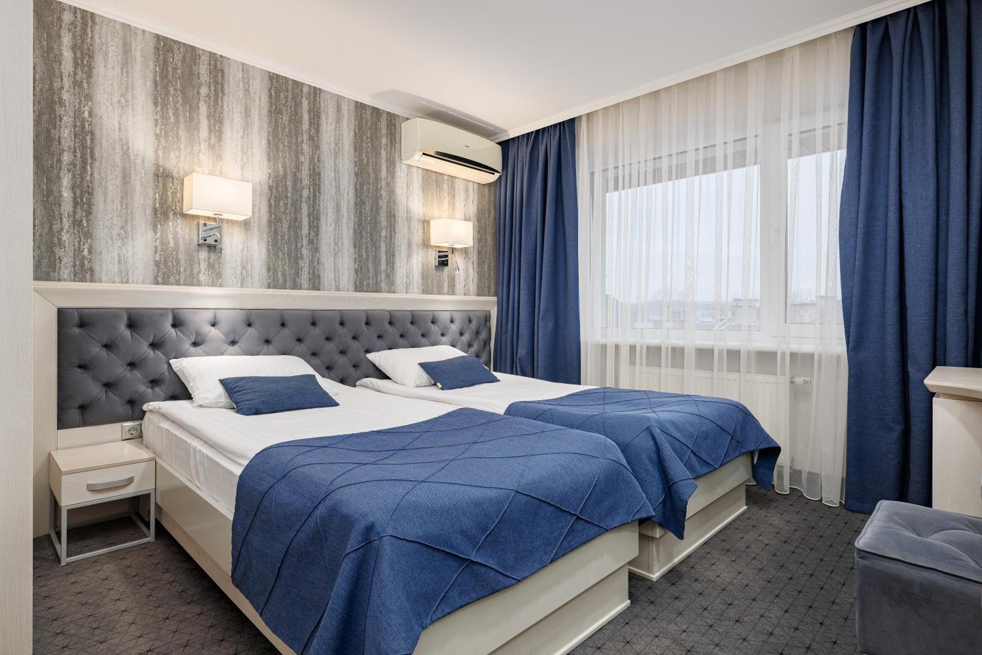 Eurohotel Лвив Екстериор снимка