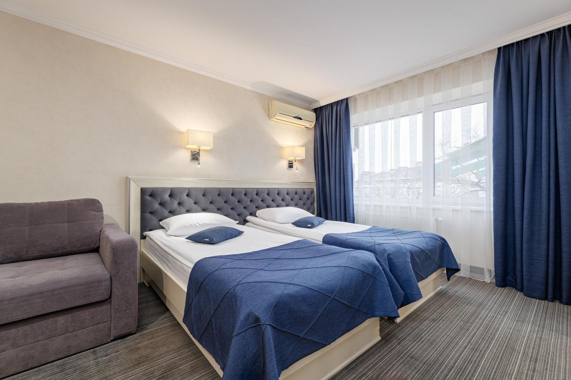 Eurohotel Лвив Екстериор снимка