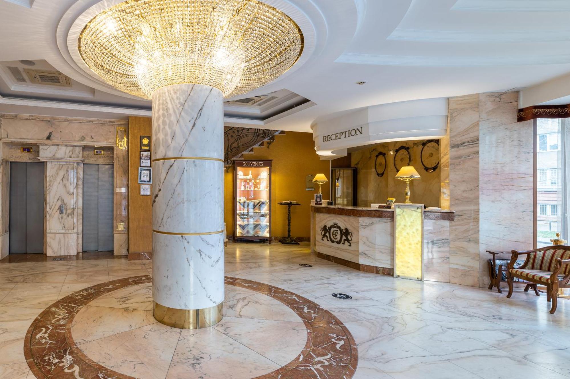 Eurohotel Лвив Екстериор снимка