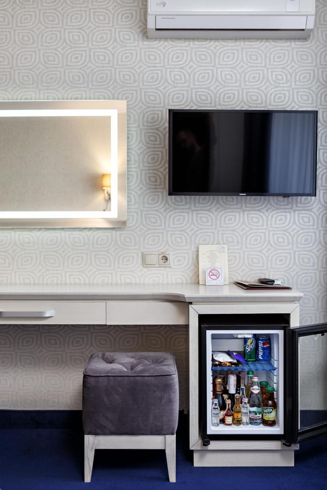 Eurohotel Лвив Екстериор снимка