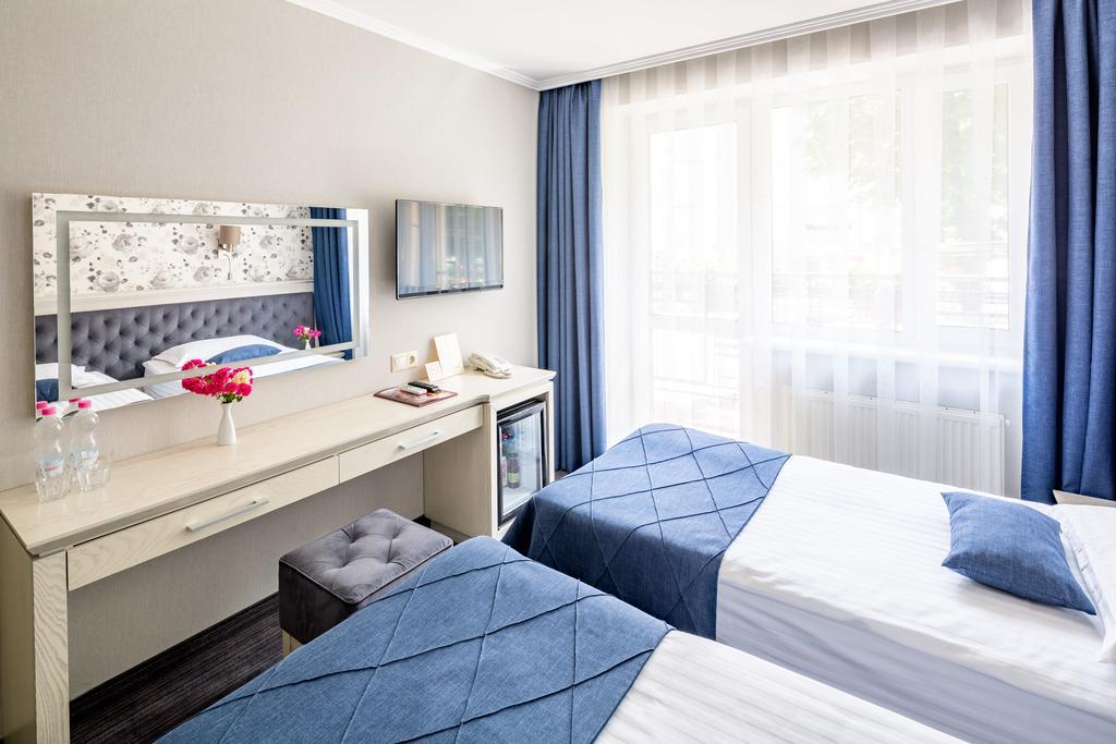 Eurohotel Лвив Екстериор снимка