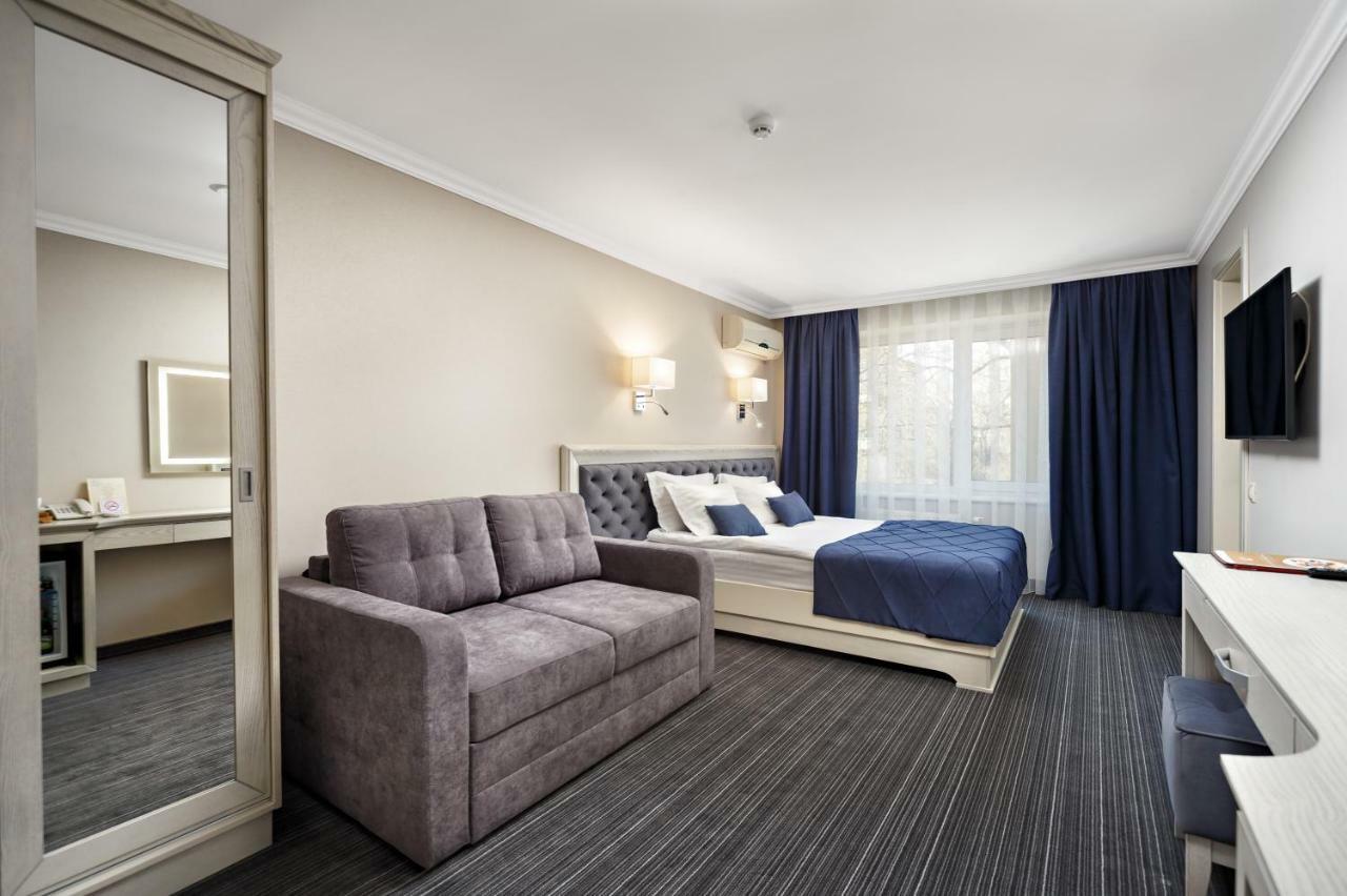 Eurohotel Лвив Екстериор снимка